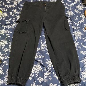 Black cargo jeans with pockets
